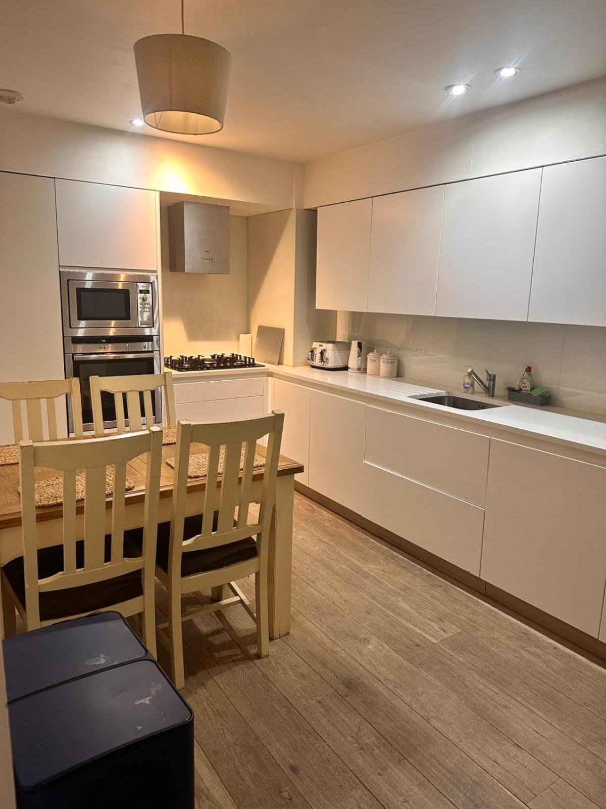 Spacious Central London Flat - 2Bhk Londres Exterior foto