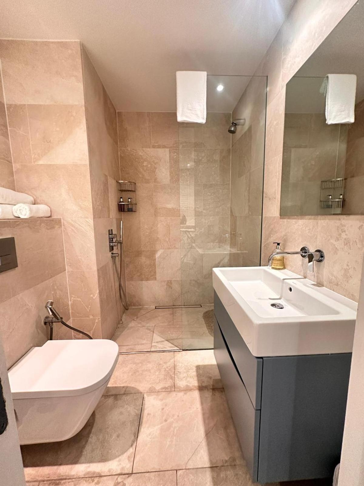 Spacious Central London Flat - 2Bhk Londres Exterior foto
